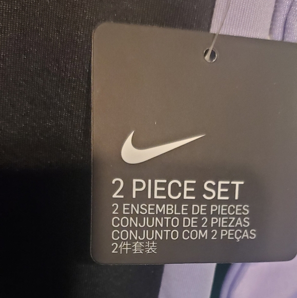 Girls Nike 2pc Set - Picture 10 of 11